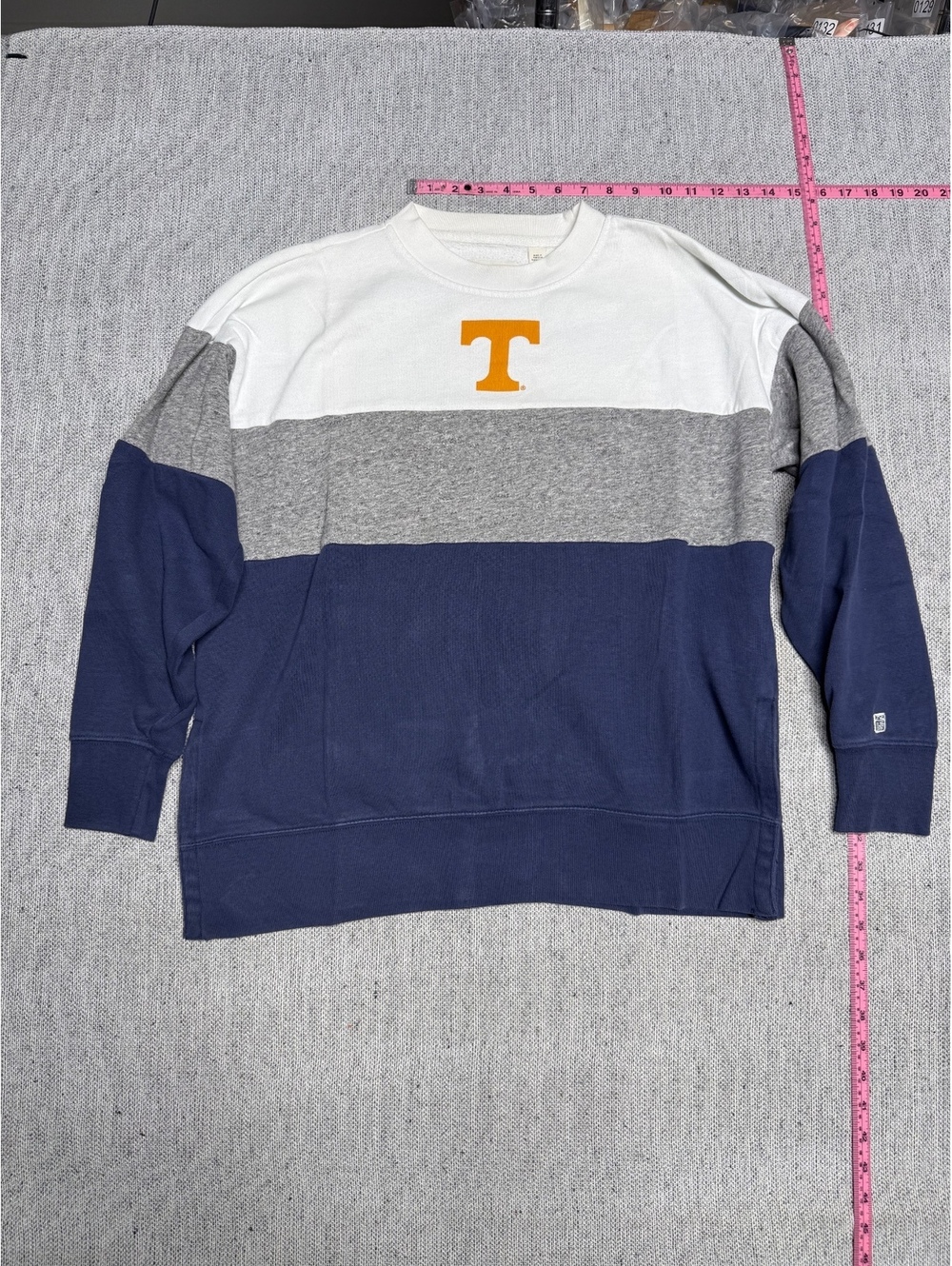 Tailgate Colorblock Crewneck Sweatshirt with Tennessee XS